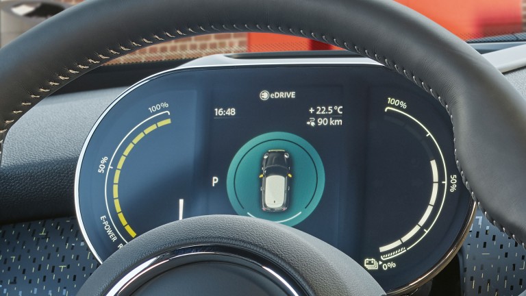 MINI 3 portes Cooper SE – écran d'instrumentation multifonctions – tachymètre numérique